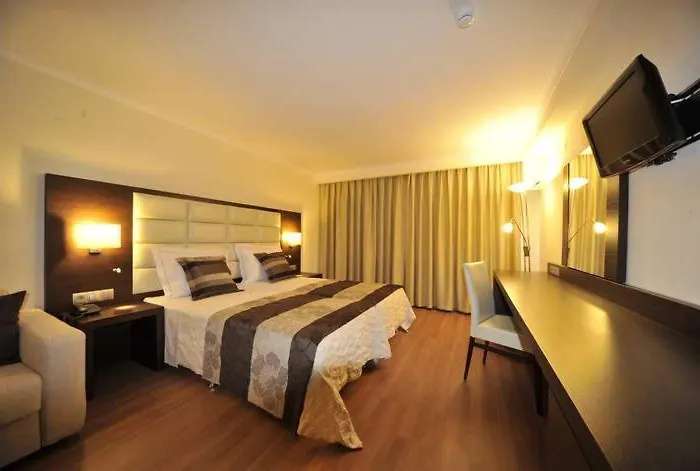 欧罗巴酒店 4* 卡斯托里亚